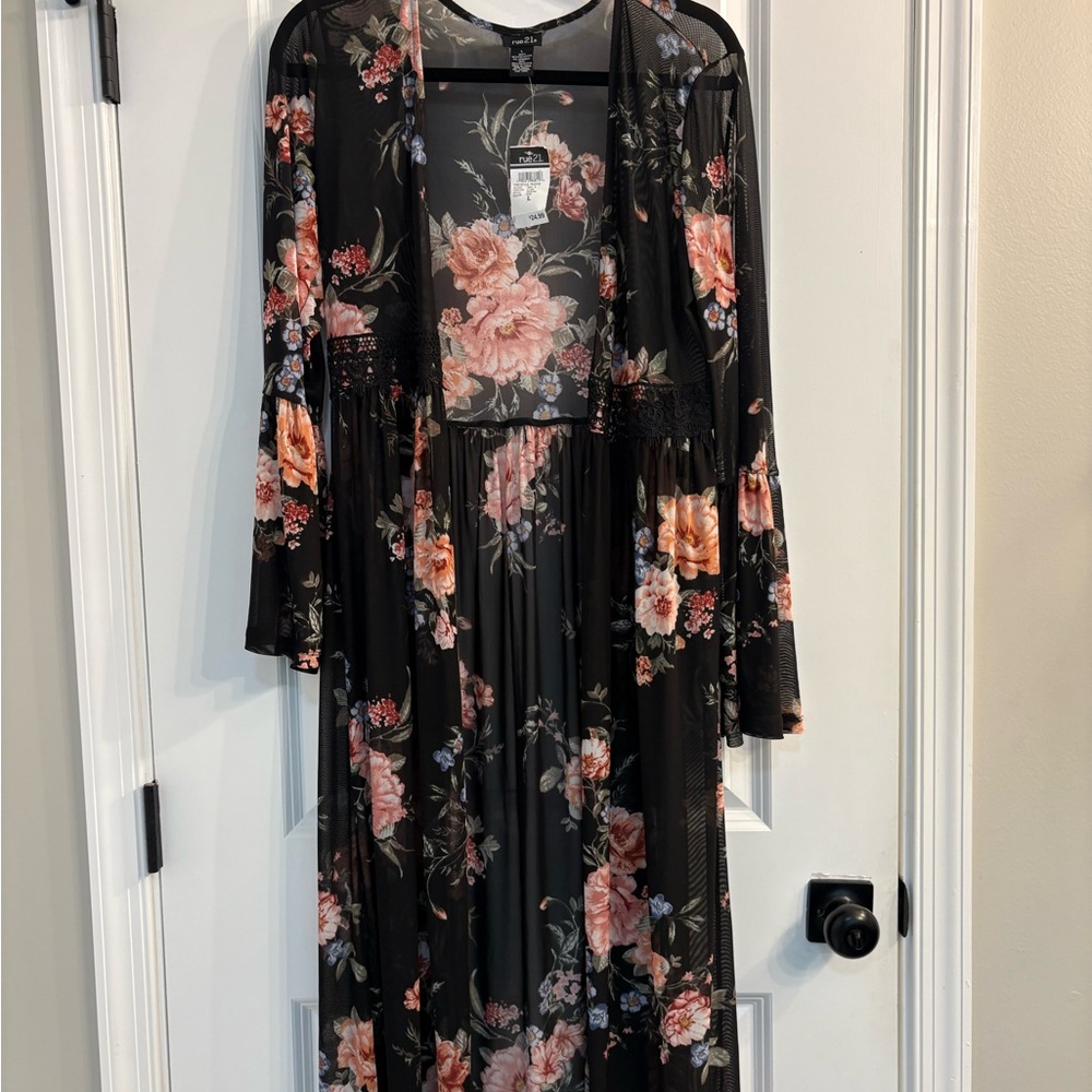 Rue21 Black Floral Kimono Top